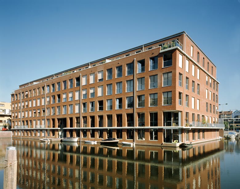 Appartementsgebouw Wittenburg in Amsterdam I foto Niels Donckers
