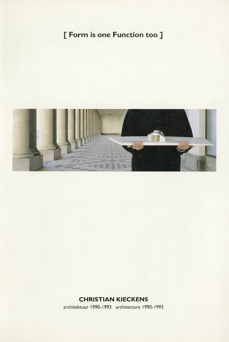 Publicatie "Form is one function too" over eigen werk, met beeld van de maquette van woning Van Hover-De Pus, 1993