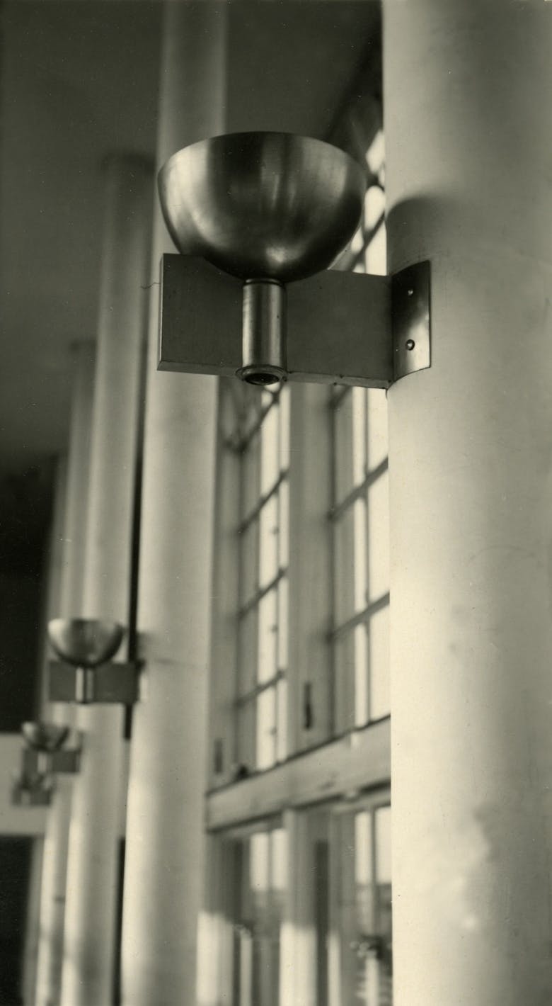 Eduard Van Steenbergen, wandverlichting in het Koninklijk Atheneum van Deurne, 1939