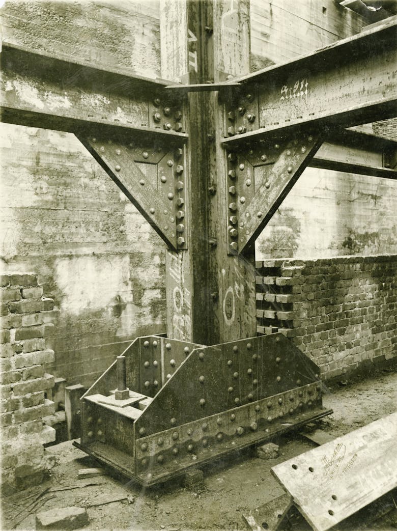 Basis van een van de pijlers, 23 november 1929