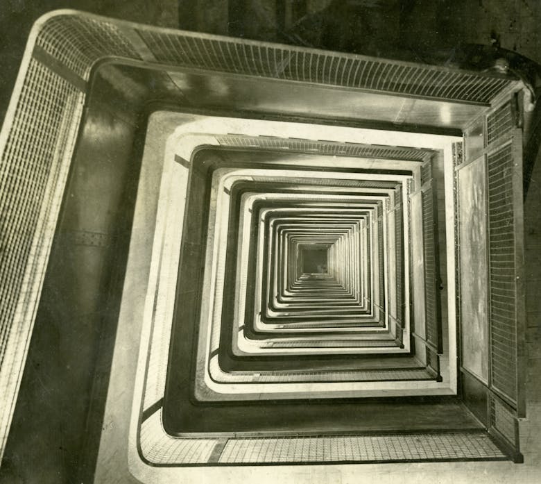 Het trappenhuis, 1930-1931