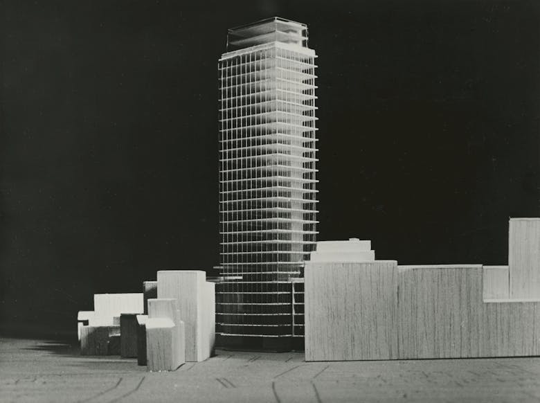 Léon Stynen en Paul De Meyer, maquette met alternatief voor het bestaand gebouw, circa 1968