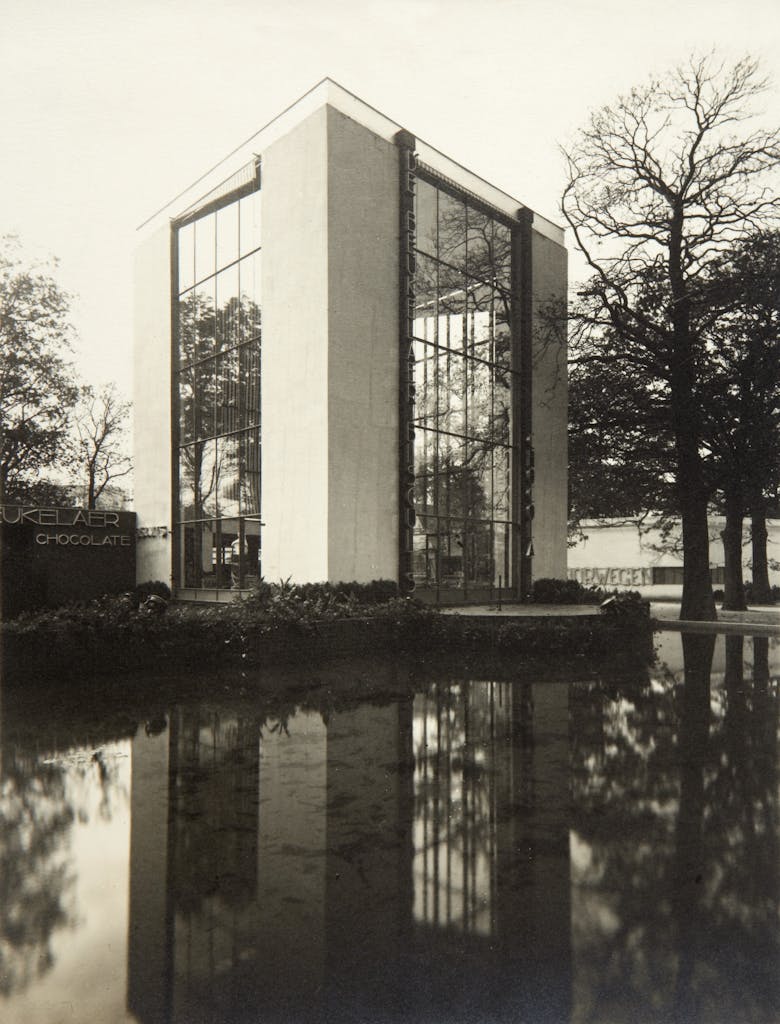 Léon Stynen, het transparante paviljoen De Beukelaer op de wereldtentoonstelling van Antwerpen, 1930