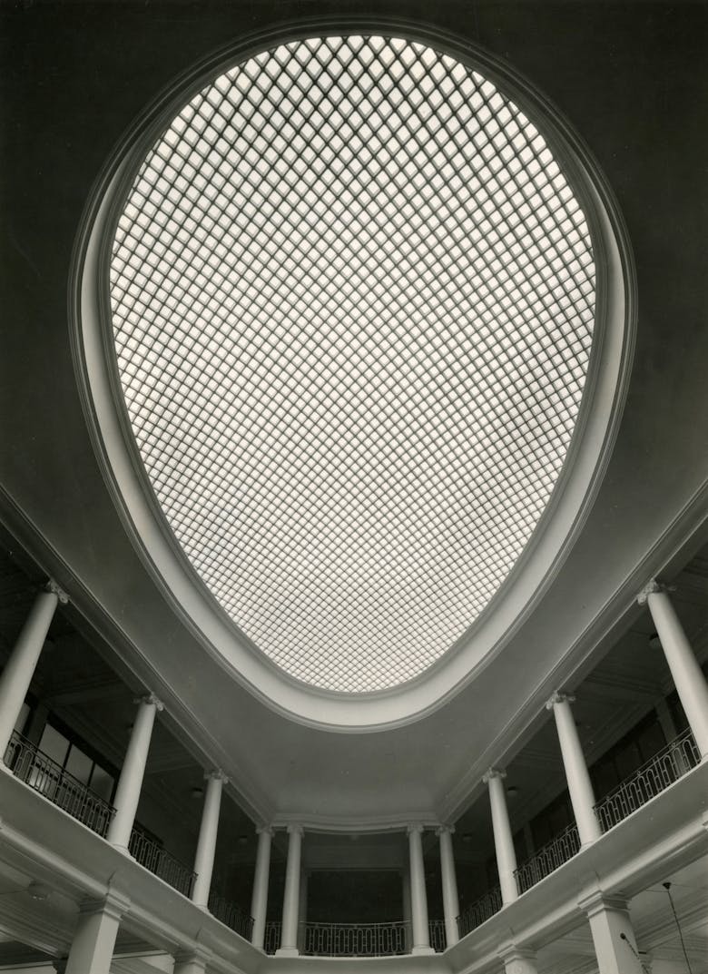 Cols-De Roeck, centrale hal van het kantoorgebouw Lacroix et Fils in Antwerpen, jaren 1950 (foto Emile Sergysels)