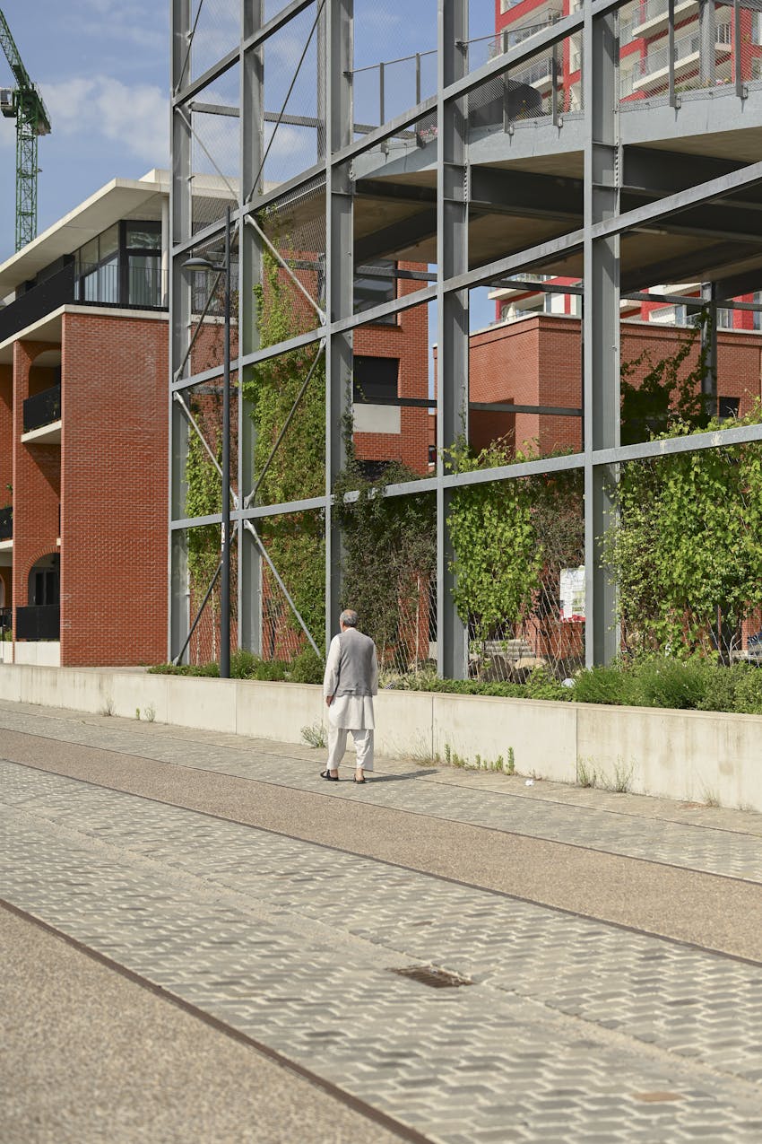 Melopee van Xaveer De Geyter Architects en Groepswoningen Oude Dokken van BLAF architecten, beide projecten bevinden zich in Gent. (beeld: Sepideh Farvardin)