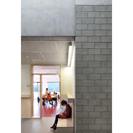 Architectenbureau Bart Dehaene i.s.m. Sileghem & Partners, Basisschool De Brug, Erpe-Mere © Filip Dujardin