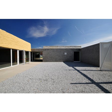 Jeugdontmoetingscentrum De Witte Villa, Grimbergen - BULK architecten © BULK architecten