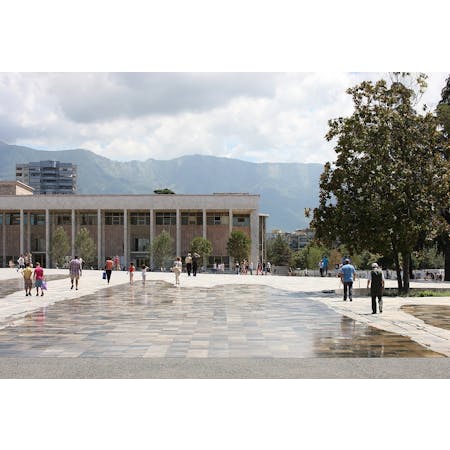 Skanderbegplein, Tirana (Albanië), 51N4E © Filip Dujardin