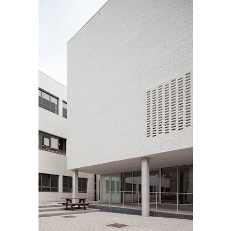 Stéphane Beel Architects, Uitbreiding Atheneum Wispelberg, Gent © Johnny Umans