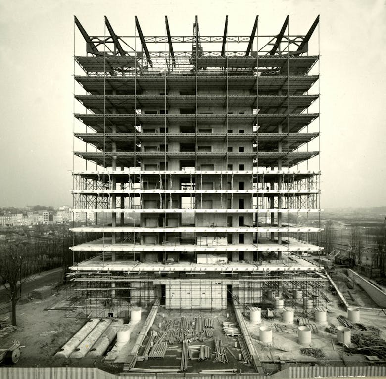 Léon Stynen, Paul De Meyer en Joseph Reusens, hangconstructie BP-building in Antwerpen, circa 1960